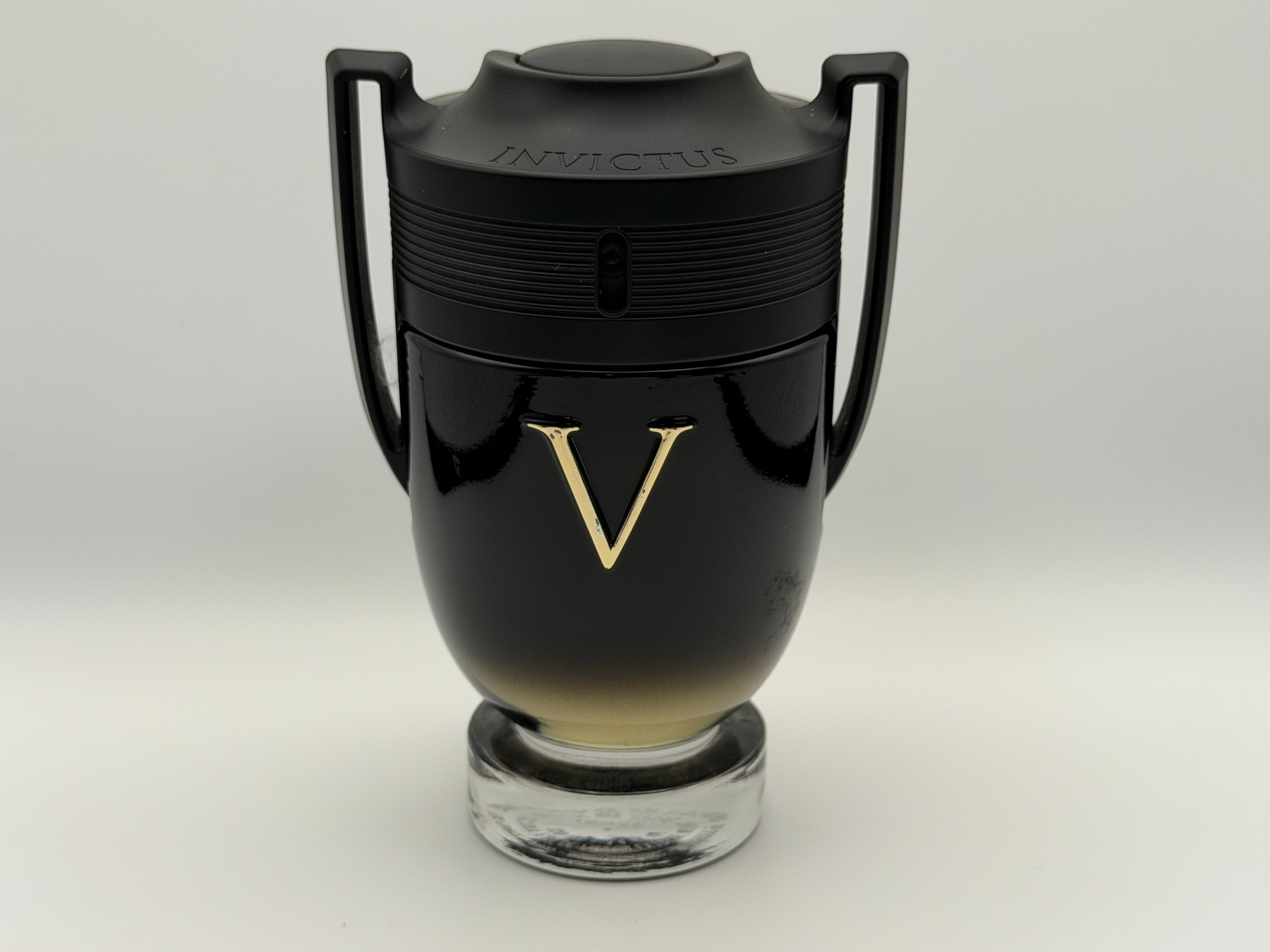 Paco Rabanne Invictus Elixir Parfum bottle